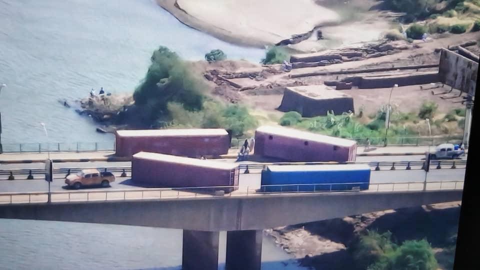 الدعم السريع يبدأ إغلاق كبري شمبات