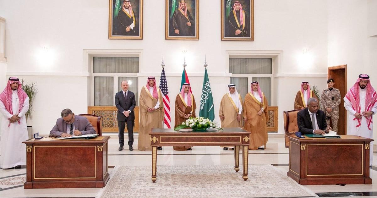 السعودية وأمريكا: اتفاق القوات المسلحة السودانية وقوات الدعم السريع على وقف إطلاق النار لمدة 72 ساعة 1 Bn9Vd