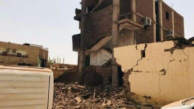 بالصور.. بسبب القصف العشوائي تضرر مباني بحي بري في الخرطوم 14 بسبب القصف العشوائي تضرر مباني بحي بري في الخرطوم