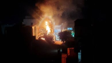 بالصور… قوات الدعم السريع تنهب وتحرق منازل المواطنين بالخرطوم 1 قوات الدعم السريع تنهب وتحرق منازل المواطنين بالخرطوم