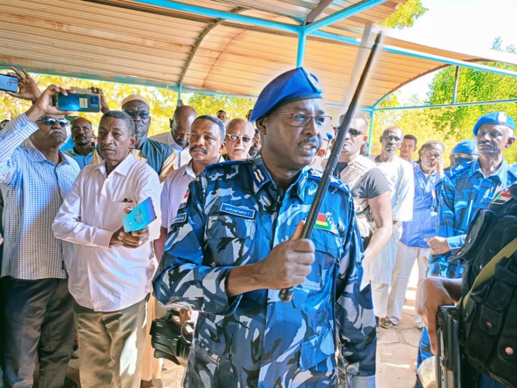 والي الخرطوم :شرطة أمبدة مشهود لها بالكفاءة وضرب أوكارالجريمة 4 GAmLoMRXsAA1Gv6