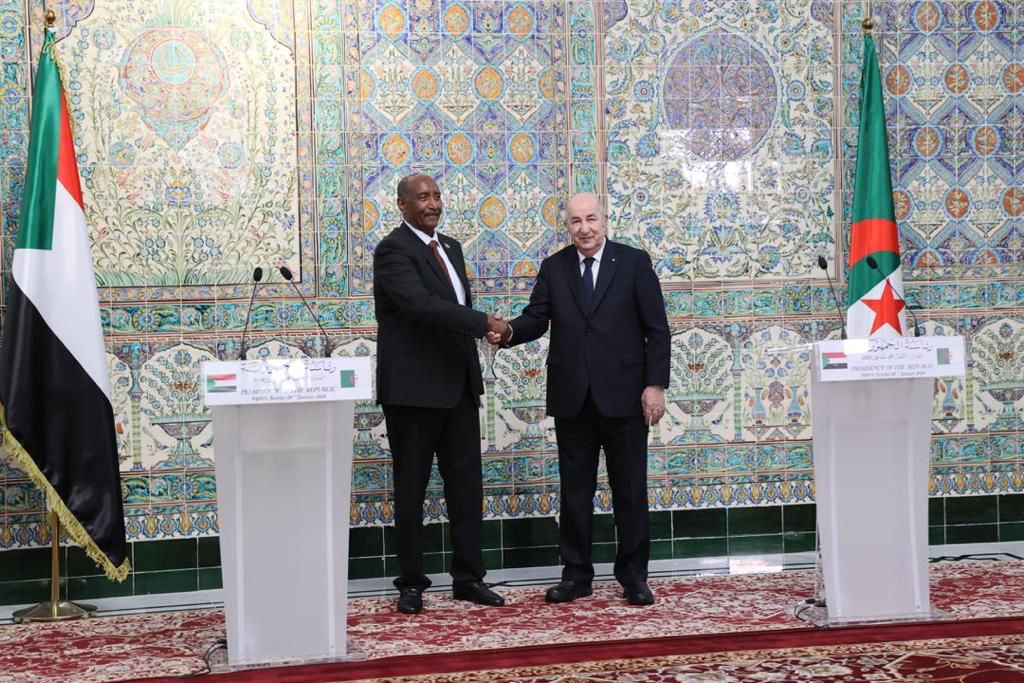 في مؤتمر صحفي مشترك بين البرهان وتبون يؤكدان رغبتهما في تعزيز أليات التعاون الثنائي بين البلدين 8 IMG 20240128 WA0088