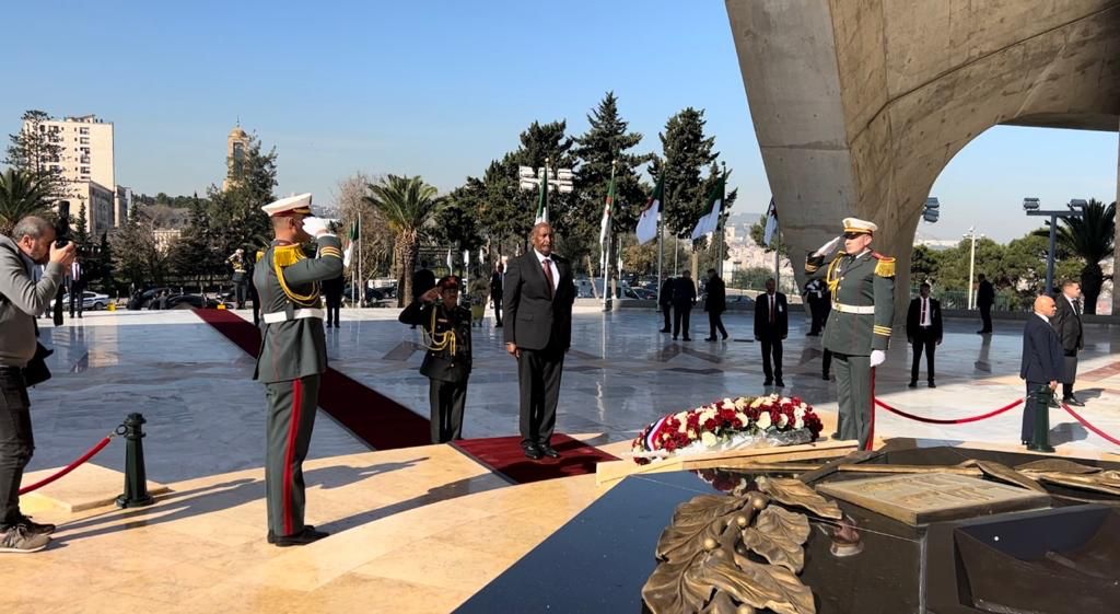 في مؤتمر صحفي مشترك بين البرهان وتبون يؤكدان رغبتهما في تعزيز أليات التعاون الثنائي بين البلدين 11 IMG 20240128 WA0091