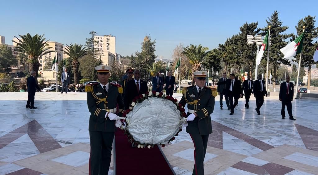 في مؤتمر صحفي مشترك بين البرهان وتبون يؤكدان رغبتهما في تعزيز أليات التعاون الثنائي بين البلدين 13 IMG 20240128 WA0093